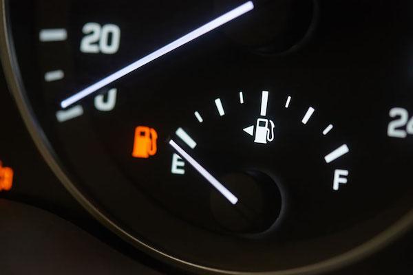 gas tank on dashboard shows empty